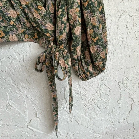 AMERICAN EAGLE Women’s Size XL Floral Faux Wrap Top Bohemian - Picture 4 of 7